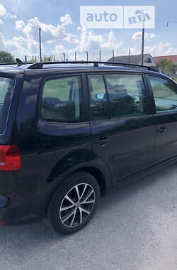 Мінівен Volkswagen Touran 2012 в Звягелі