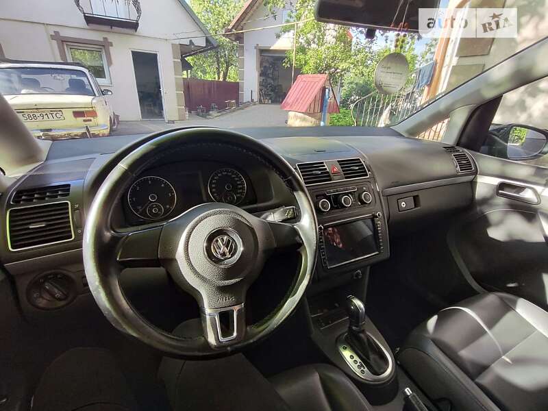 Мінівен Volkswagen Touran 2015 в Буську