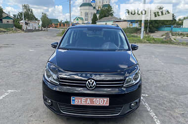 Минивэн Volkswagen Touran 2011 в Новоархангельске