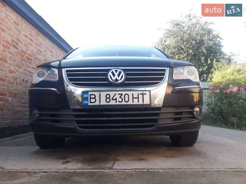 Минивэн Volkswagen Touran 2007 в Шишаки