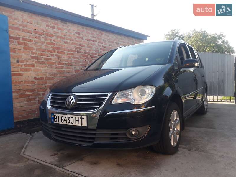 Минивэн Volkswagen Touran 2007 в Шишаки