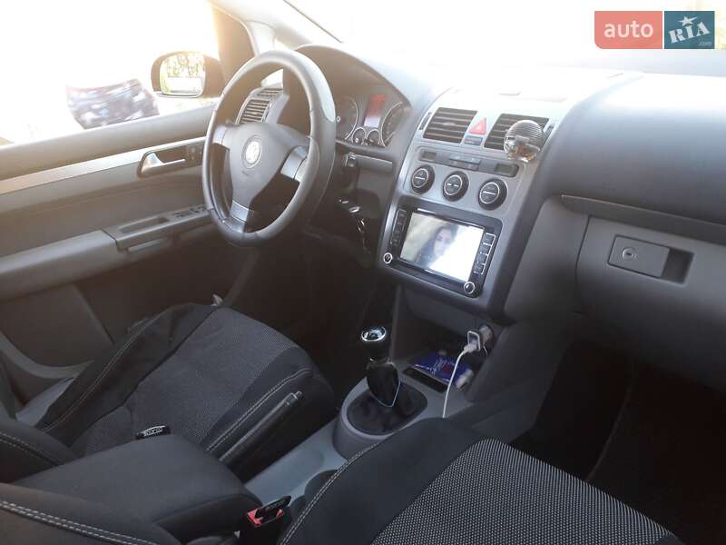 Минивэн Volkswagen Touran 2007 в Шишаки