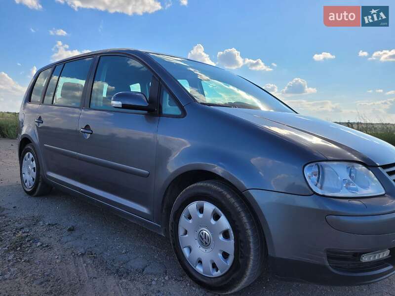 Минивэн Volkswagen Touran 2006 в Снигиревке