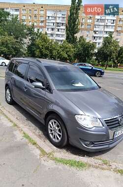 Минивэн Volkswagen Touran 2007 в 