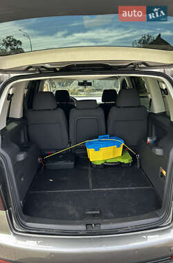 Мінівен Volkswagen Touran 2007 в 