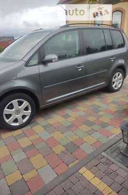 Минивэн Volkswagen Touran 2006 в Луцке