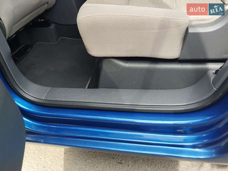 Мінівен Volkswagen Touran 2008 в Луцьку