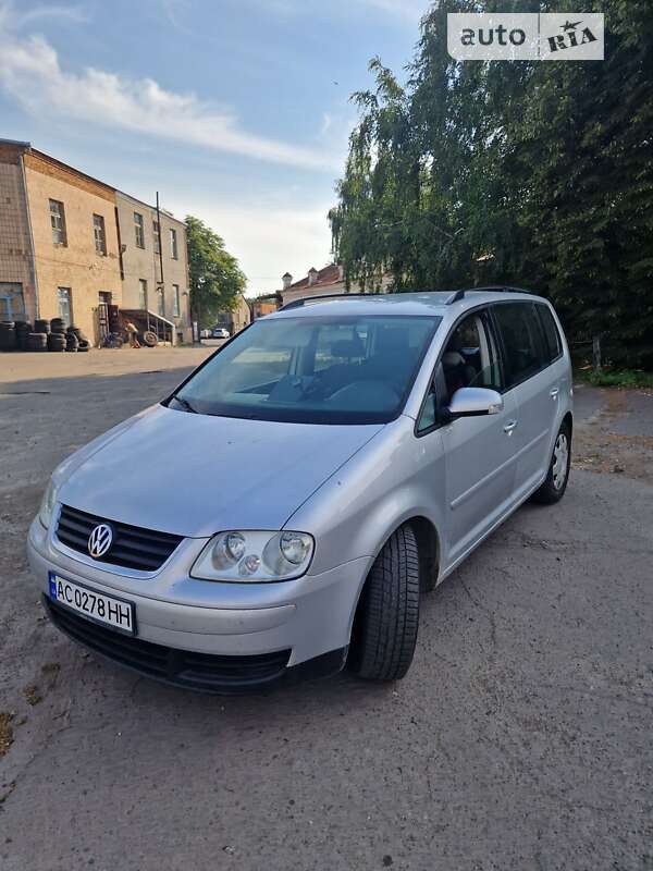 Мінівен Volkswagen Touran 2006 в Володимир-Волинському