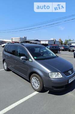 Минивэн Volkswagen Touran 2004 в Коростышеве