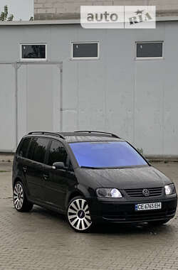 Мінівен Volkswagen Touran 2006 в Чернівцях