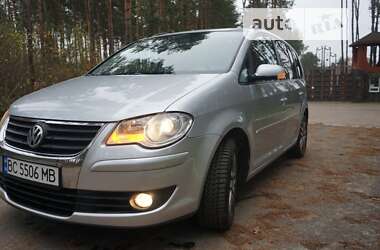 Мінівен Volkswagen Touran 2008 в Новояворівську