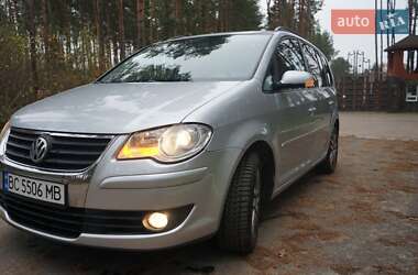 Минивэн Volkswagen Touran 2008 в 