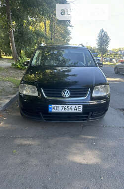 Минивэн Volkswagen Touran 2004 в Каменском