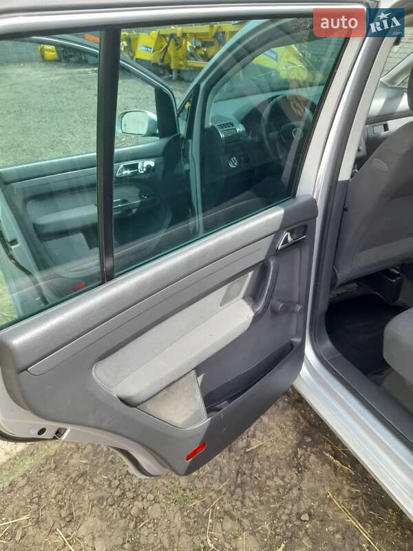 Минивэн Volkswagen Touran 2003 в Городковке