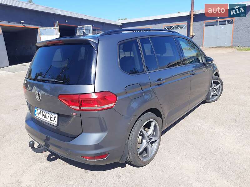 Мікровен Volkswagen Touran 2017 в Коростені