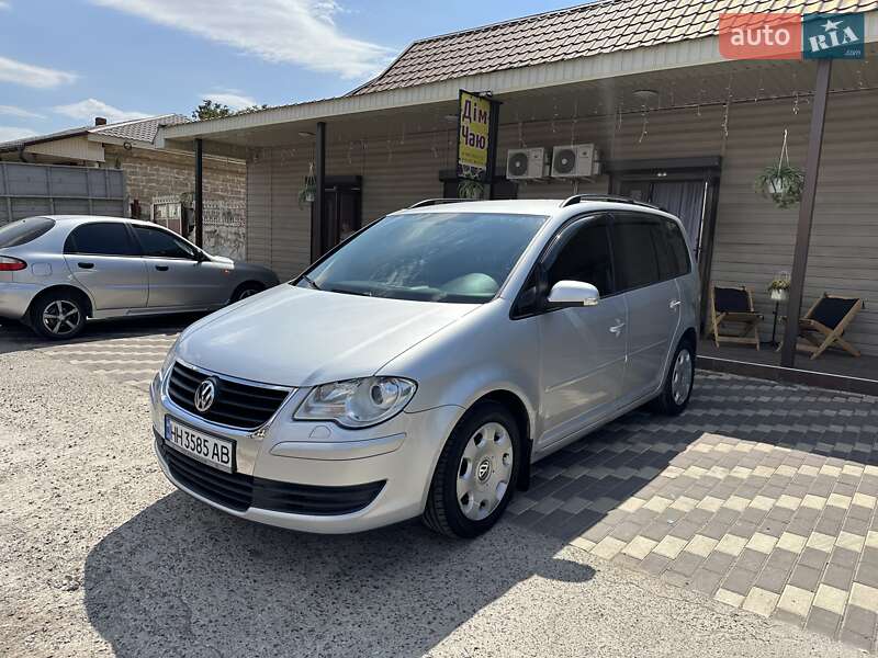 Минивэн Volkswagen Touran 2008 в Одессе