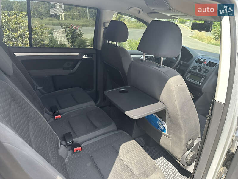 Минивэн Volkswagen Touran 2008 в Одессе