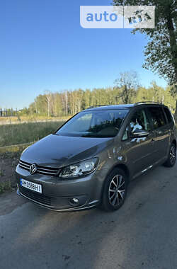 Микровэн Volkswagen Touran 2010 в Коростене