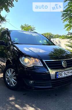 Минивэн Volkswagen Touran 2006 в Николаеве