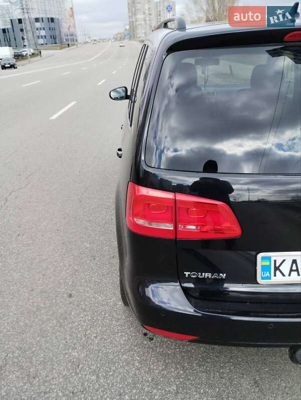 Минивэн Volkswagen Touran 2013 в Киеве
