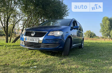 Минивэн Volkswagen Touran 2007 в Ровно