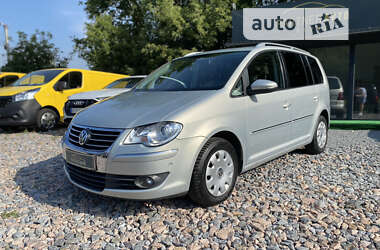 Минивэн Volkswagen Touran 2009 в Ровно