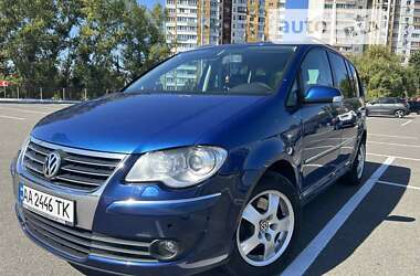 Минивэн Volkswagen Touran 2007 в Киеве