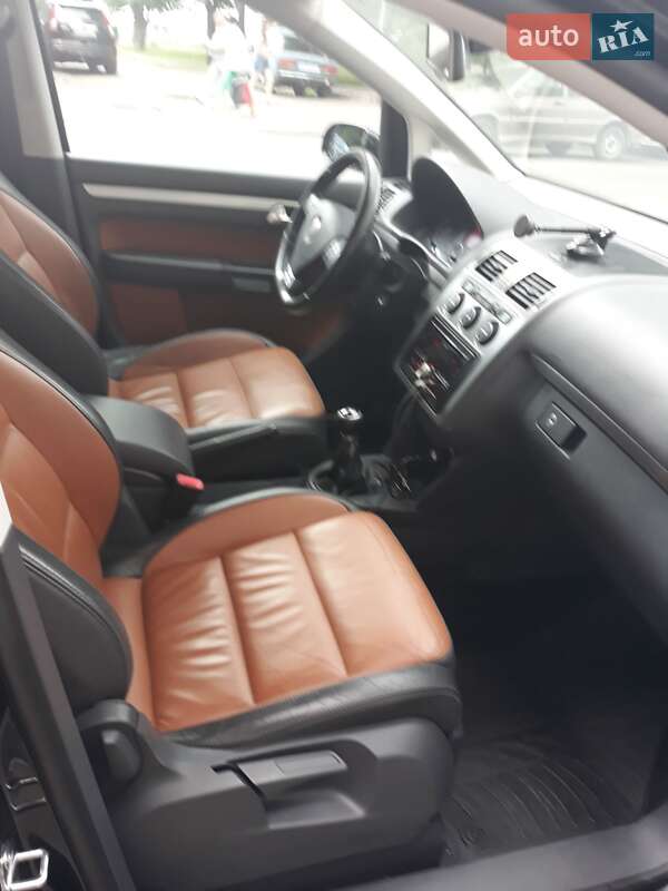 Мінівен Volkswagen Touran 2007 в Житомирі фото 9 Мінівен Volkswagen Touran 2007 в Житомирі