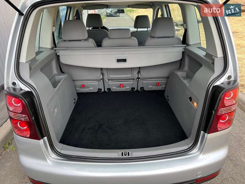 Минивэн Volkswagen Touran 2008 в Одессе
