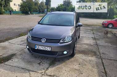 Мінівен Volkswagen Touran 2011 в Чернівцях