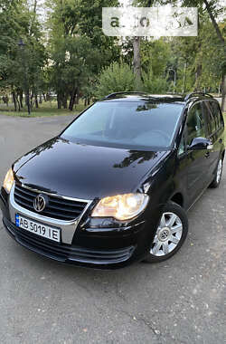 Мінівен Volkswagen Touran 2008 в Києві