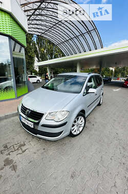 Мінівен Volkswagen Touran 2009 в Києві