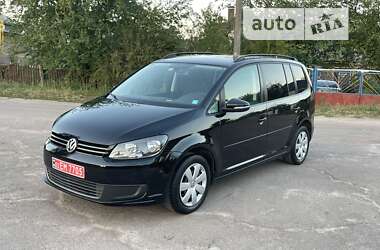 Минивэн Volkswagen Touran 2011 в Коростене