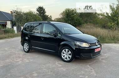 Минивэн Volkswagen Touran 2011 в Коростене