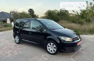 Минивэн Volkswagen Touran 2011 в Коростене