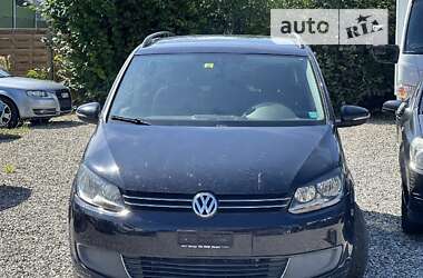 Минивэн Volkswagen Touran 2011 в Коростене