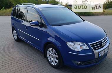 Минивэн Volkswagen Touran 2010 в Ровно