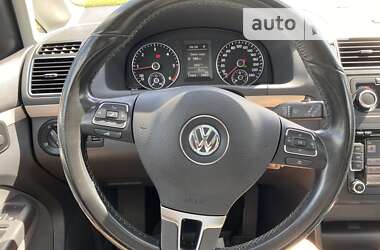 Мінівен Volkswagen Touran 2015 в Житомирі