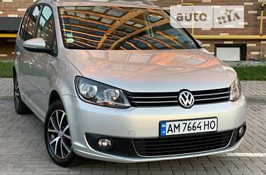 Мінівен Volkswagen Touran 2010 в Житомирі