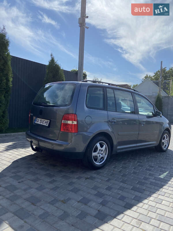 Мінівен Volkswagen Touran 2005 в Кропивницькому