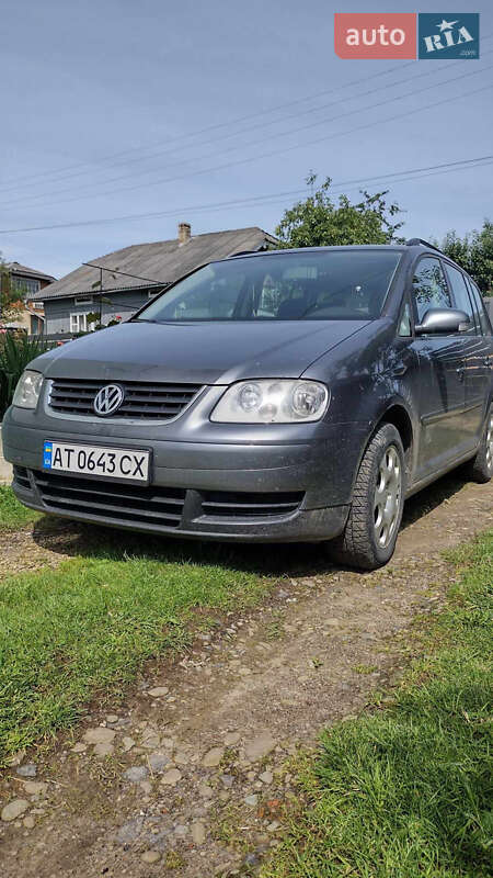Мінівен Volkswagen Touran 2006 в Долині