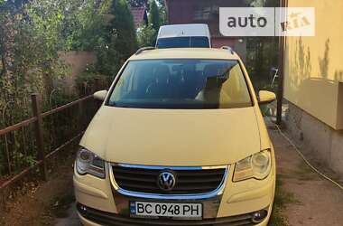 Мінівен Volkswagen Touran 2010 в Львові