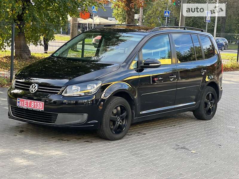 Минивэн Volkswagen Touran 2010 в Луцке