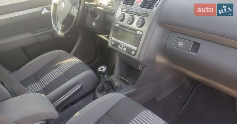Мінівен Volkswagen Touran 2008 в Луцьку