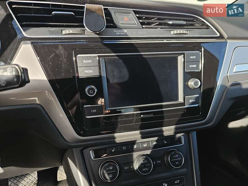 Микровэн Volkswagen Touran 2018 в Березному