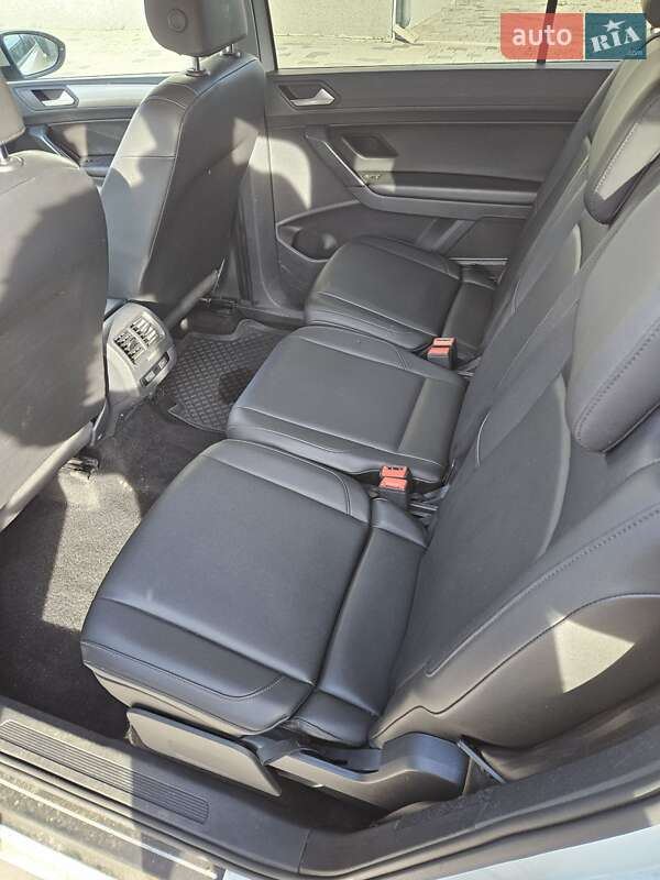 Микровэн Volkswagen Touran 2018 в Березному