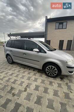 Минивэн Volkswagen Touran 2008 в Иршаве