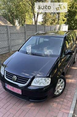 Минивэн Volkswagen Touran 2004 в Хороле