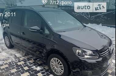 Минивэн Volkswagen Touran 2011 в Коростене