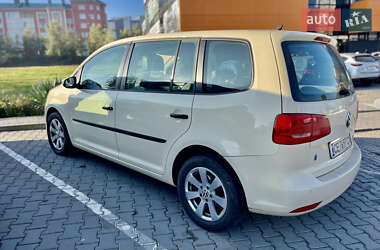 Мінівен Volkswagen Touran 2014 в Чернівцях